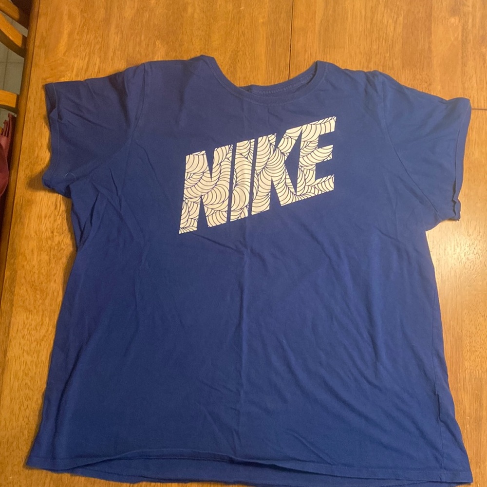 The Nike Tee T-shirt
